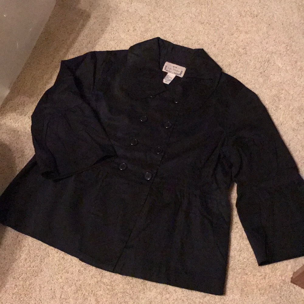Life Style black buttoned top